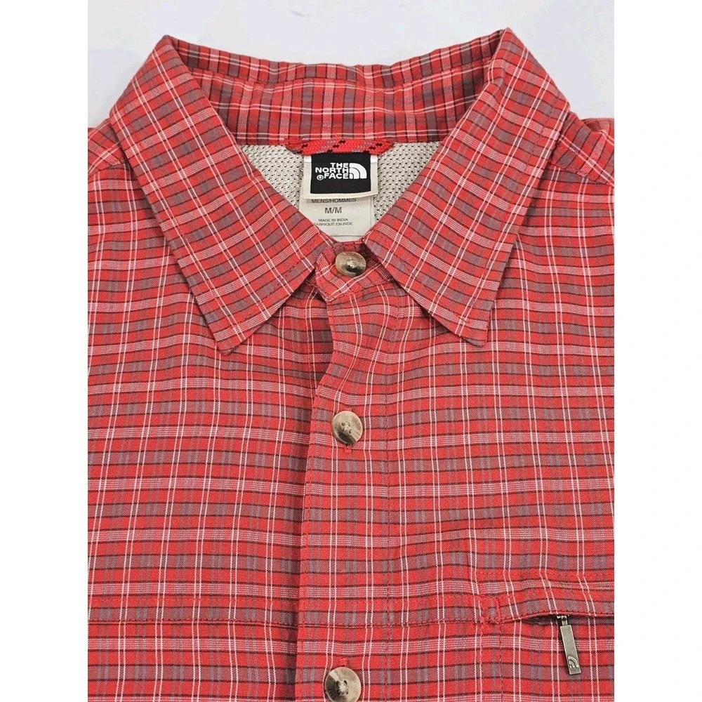 The North Face Mens Medium Plaid Short Sleeve Button Down Shirt